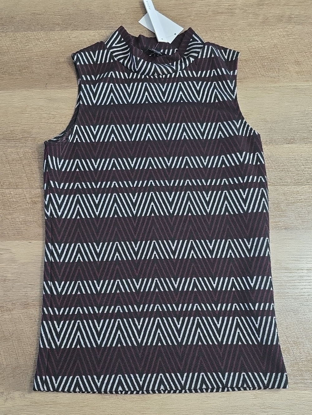 Aqua- Burgandy, Black & White Chevron Mock Neck Tank. Size XS. NWT